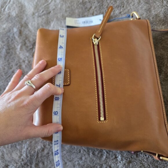 Dooney & Bourke Florentine Small Hobo Crossbody Bag Natural Leather NWT 8L1860 - Picture 16 of 16